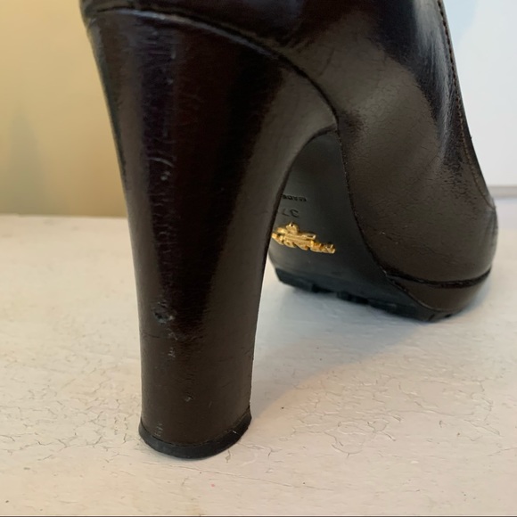 PRADA patent brown leather round toe pump heels - Picture 8 of 9